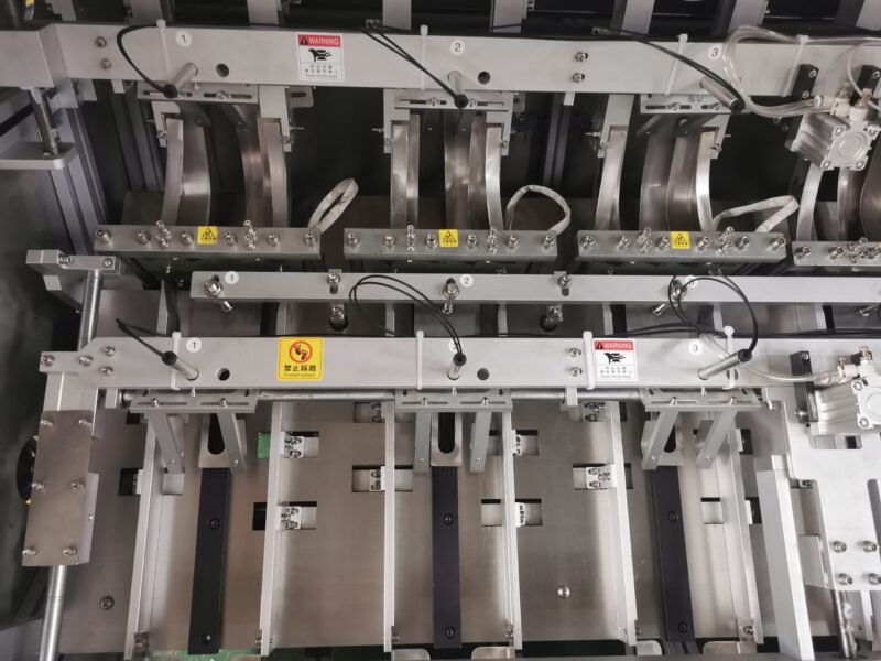 Mask filling and sealing machine - Image 9