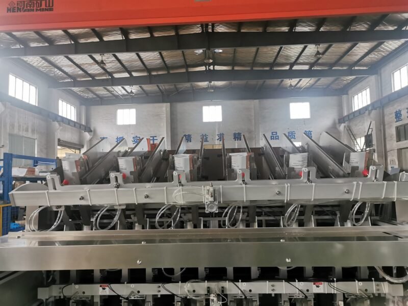 Mask filling and sealing machine - Image 12