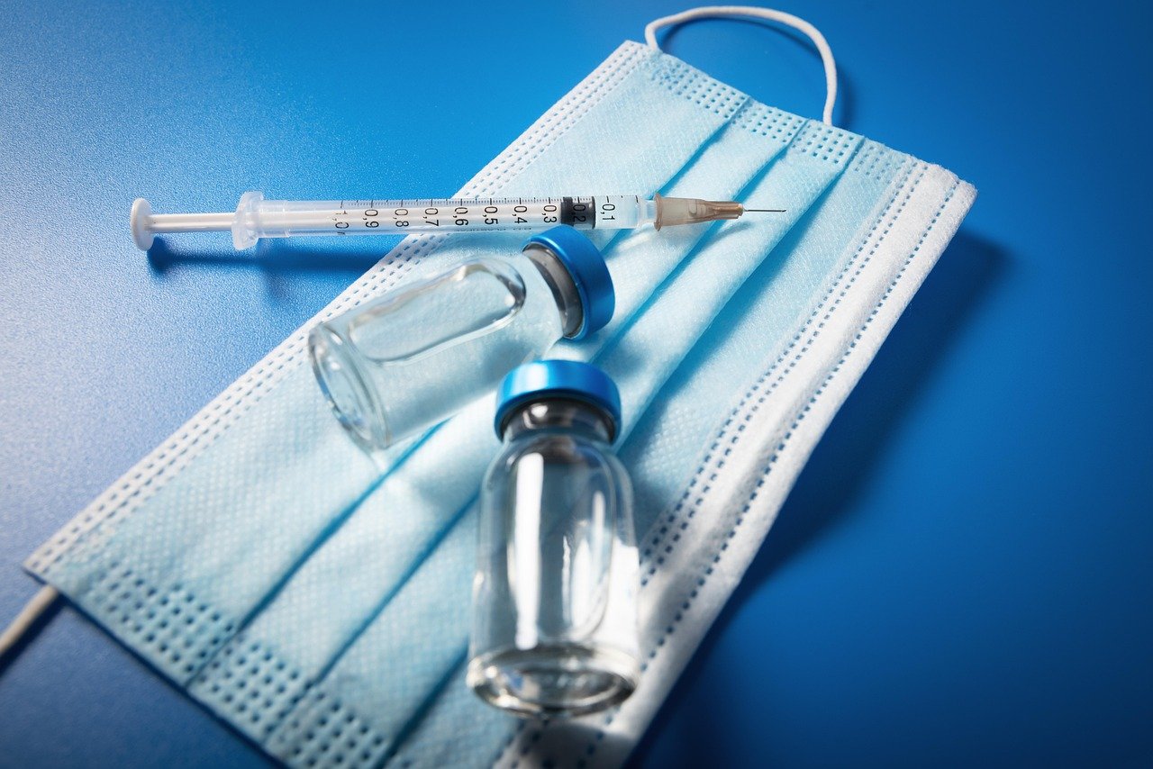 vaccination, wallpaper 4k, syringe, 4k wallpaper, mask, beautiful wallpaper, vaccine, laptop wallpaper, full hd wallpaper, covid, bottle, vial, medical, face mask, covid-19, blue, desktop backgrounds, 4k wallpaper 1920x1080, mac wallpaper, free background, cool backgrounds, wallpaper hd, background, flu, medicine, hd wallpaper, windows wallpaper, protective mask, coronavirus, dose, ampoule, needle, immunization, free wallpaper, treatment, health